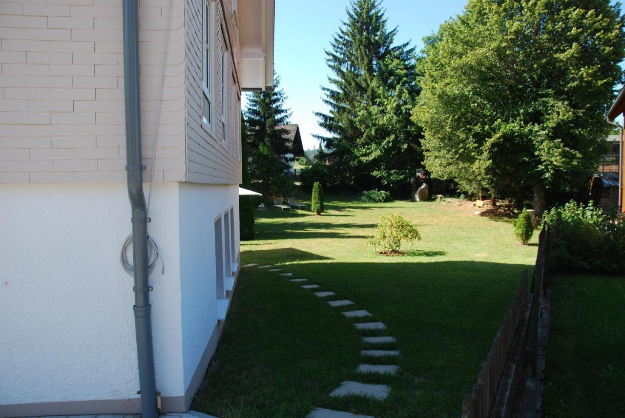 Landgasthof Zum Dorfkrug Hotel Häusern Exterior foto